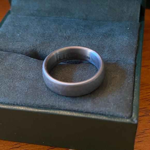 Gentleman’s comfort fit 6.5Mm Gray Tantalum Band with Satin Swirl finish - Picture 3 of 4